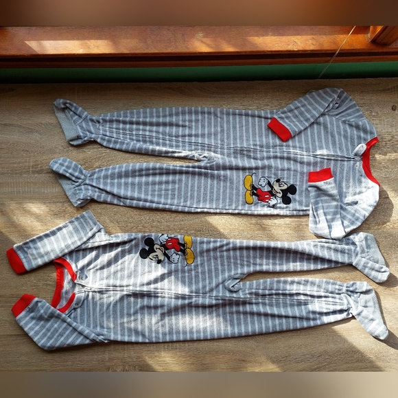 4 pairs Mickey pajamas 5t - Picture 8 of 16